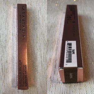 Anastasia Beverly Hills Brow Definer Taupe